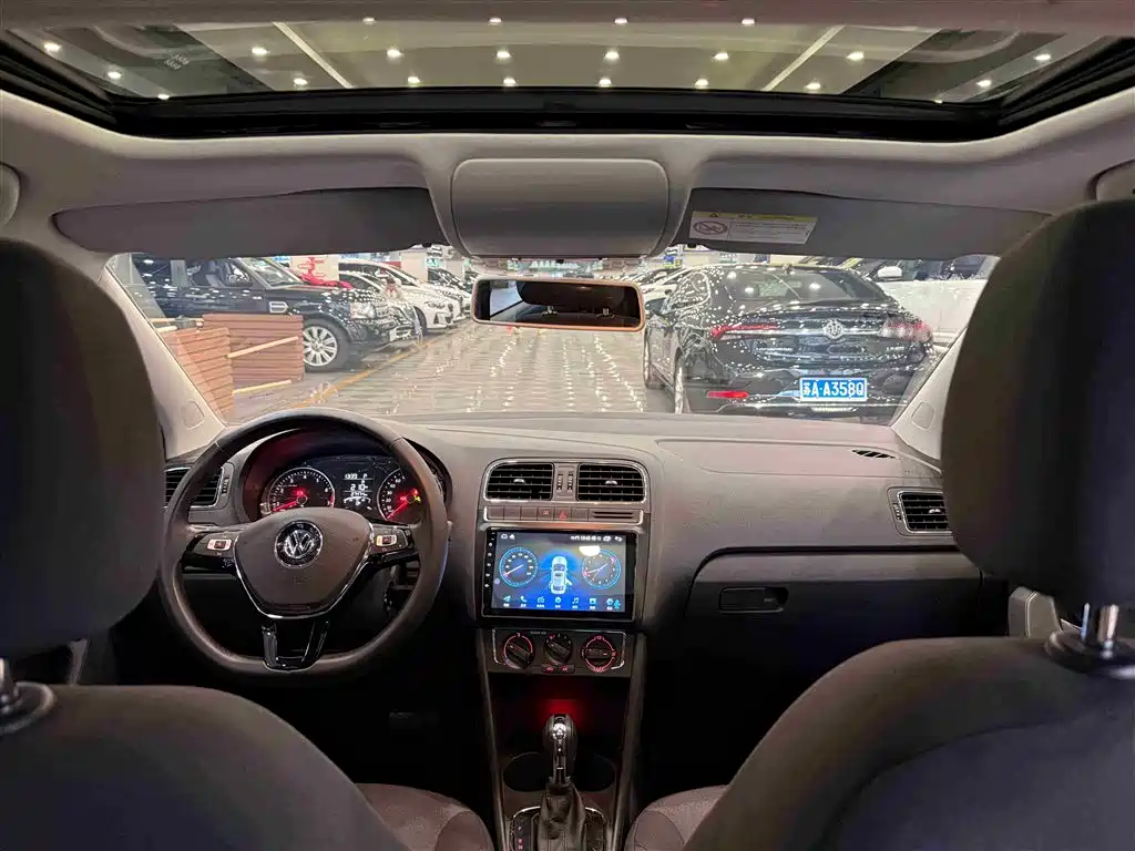 Volkswagen Polo 2018 1.5L Auto Comfort фото 20
