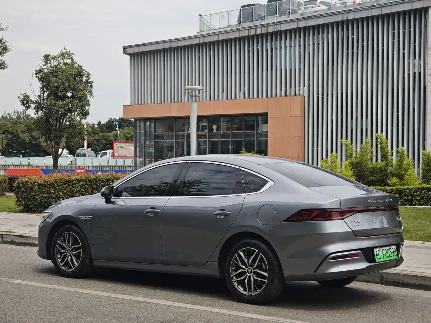 BYD Qin PLUS 2021 DM-i 55KM Flagship фото 5