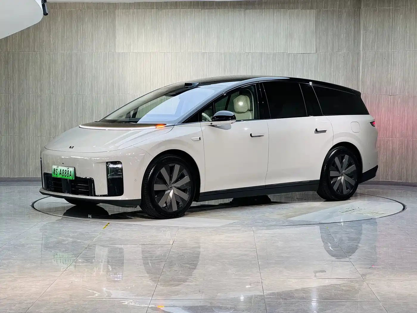 Li Auto Li i8 2025 Standard Edition