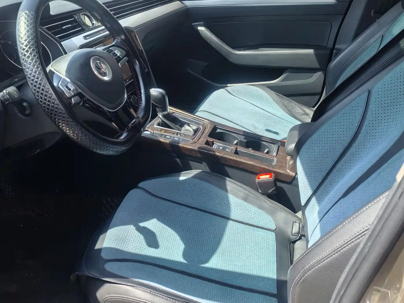 Volkswagen Magotan 2017 330TSI DSG Leading фото 3