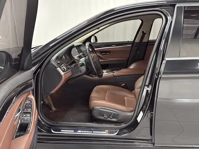 BMW 5 Series 2014 520Li Elegance фото 11