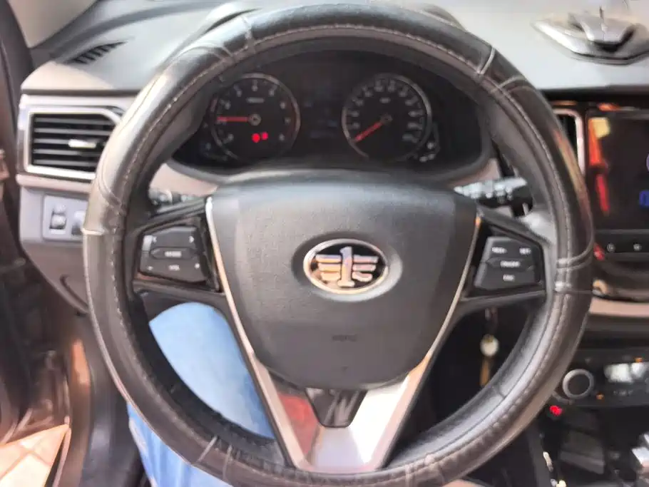 FAW Senya R7 2017 2017 Model 1.6L Automatic Luxury