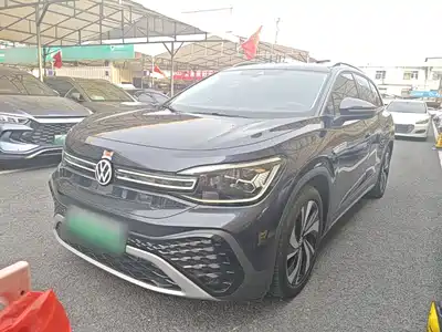 Volkswagen ID.6 CROZZ