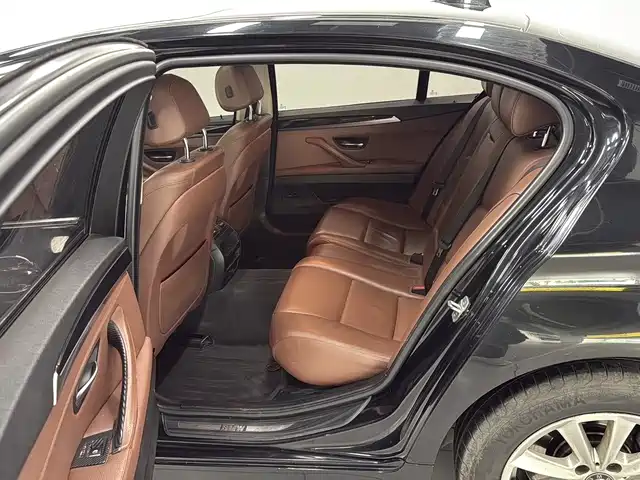 BMW 5 Series 2014 520Li Elegance фото 13