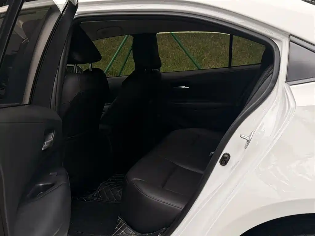 Toyota Corolla 2021 1.2T S-CVT Pioneer PLUS Edition фото 6
