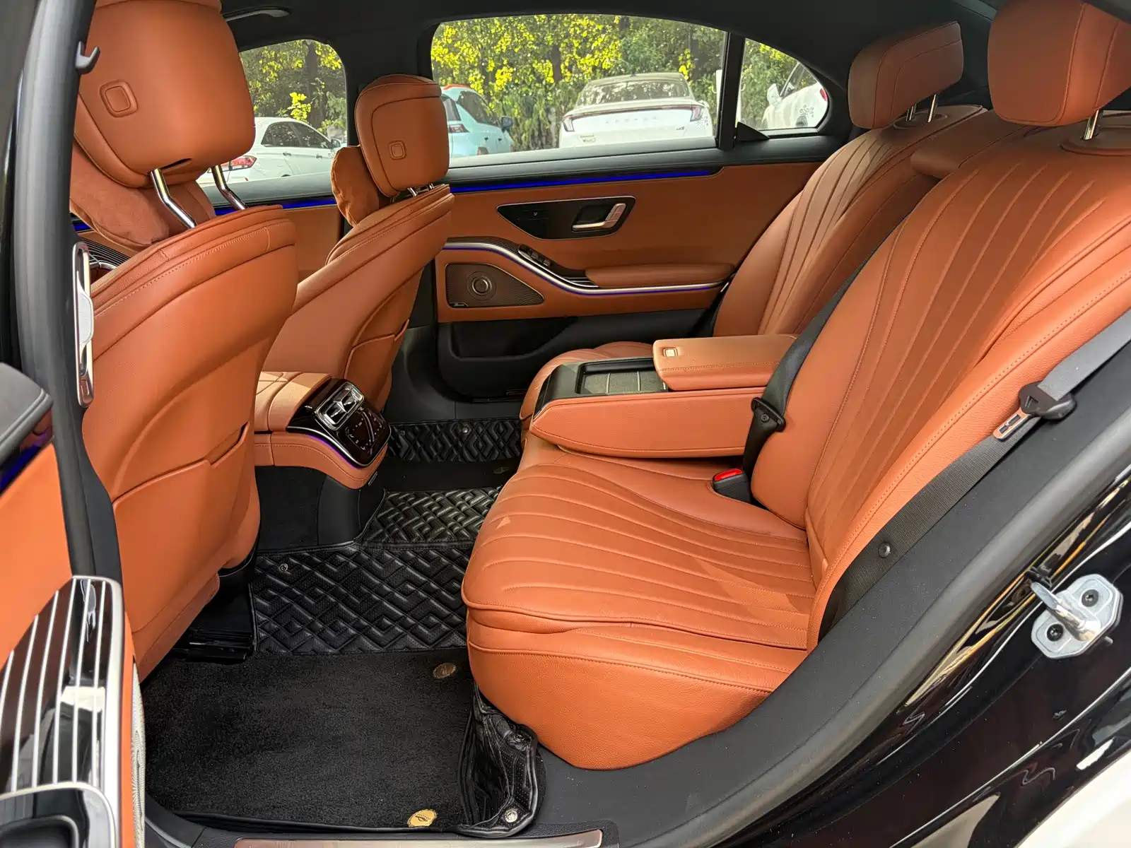 صورة 9 - Mercedes-Benz S-Class