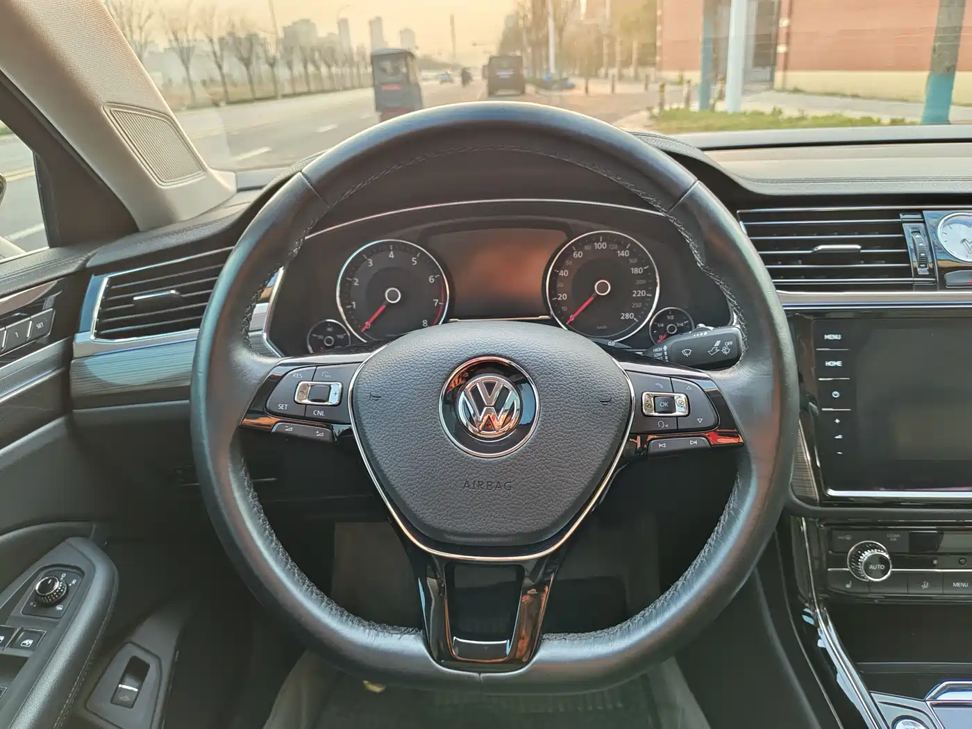 Volkswagen Phideon 2019 380TSI 2WD Business Edition China V фото 25