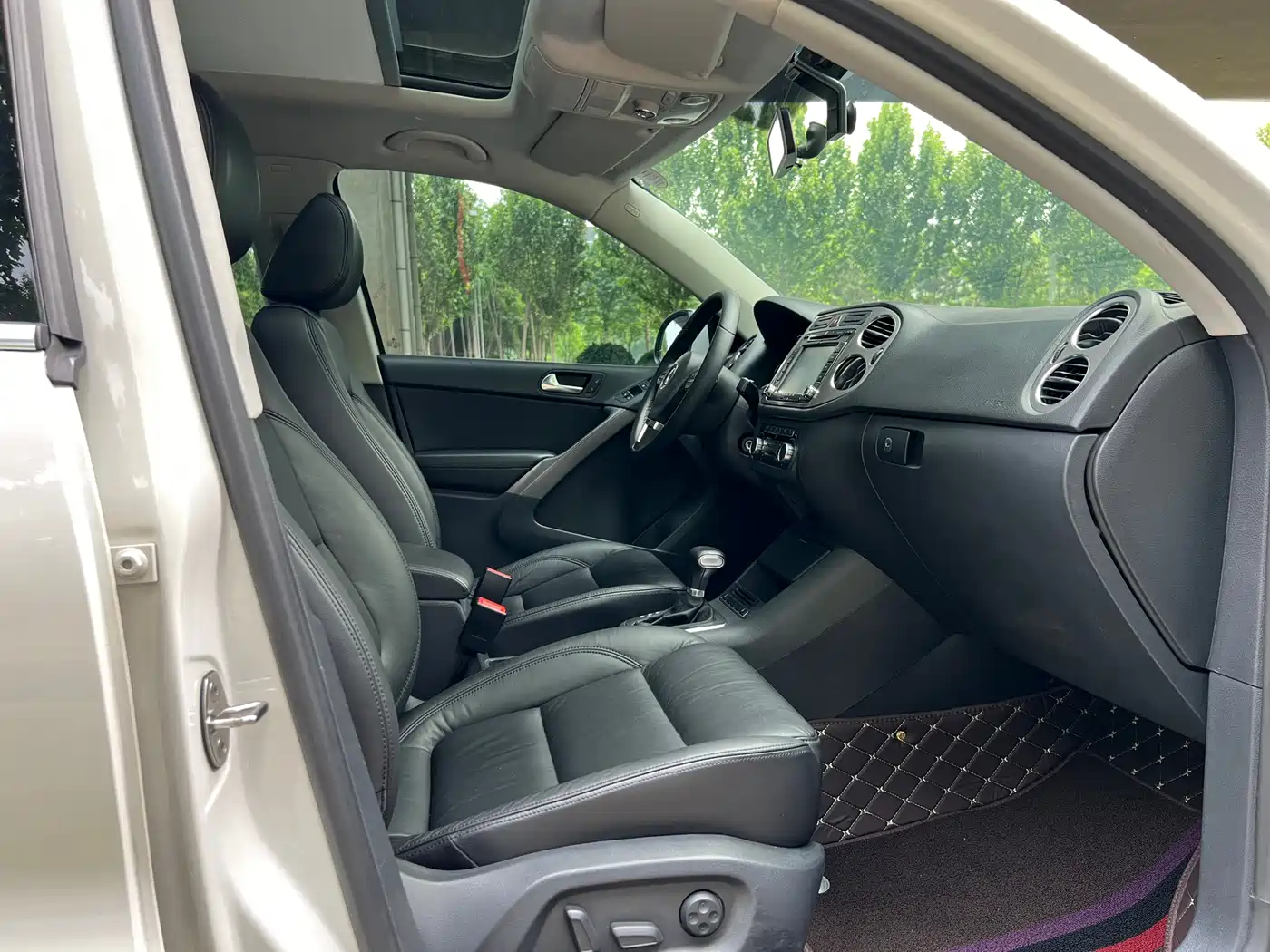 Volkswagen Tiguan 2010 1.8TSI Automatic 4WD Elite фото 12