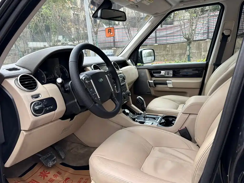Land Rover Discovery 2012 3.0 SDV6 HSE Diesel фото 7