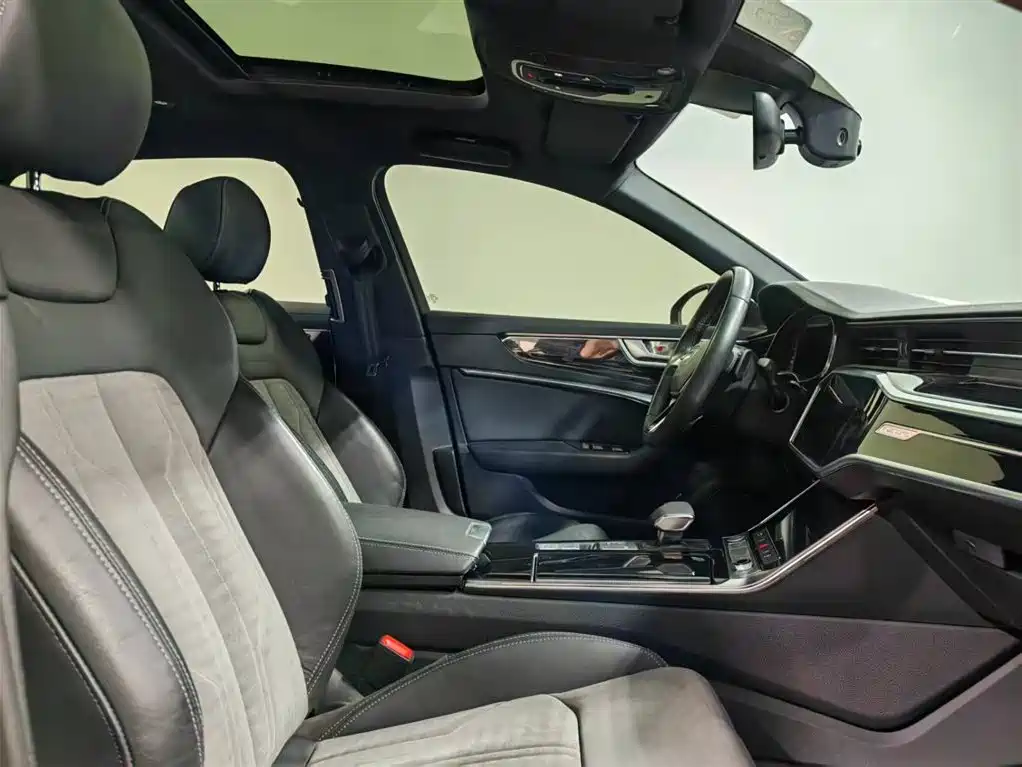 Audi A6L New Energy 2022 55 TFSI e quattro фото 8