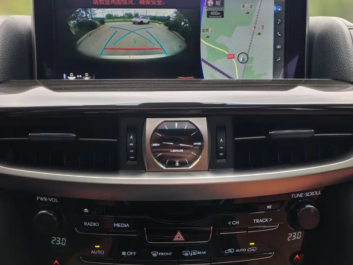 Lexus LX 2019 570 Peak Special Edition фото 27