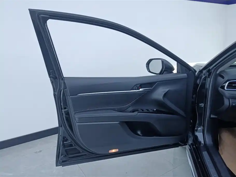 Toyota Camry 2023 2.0G Luxury Edition фото 7