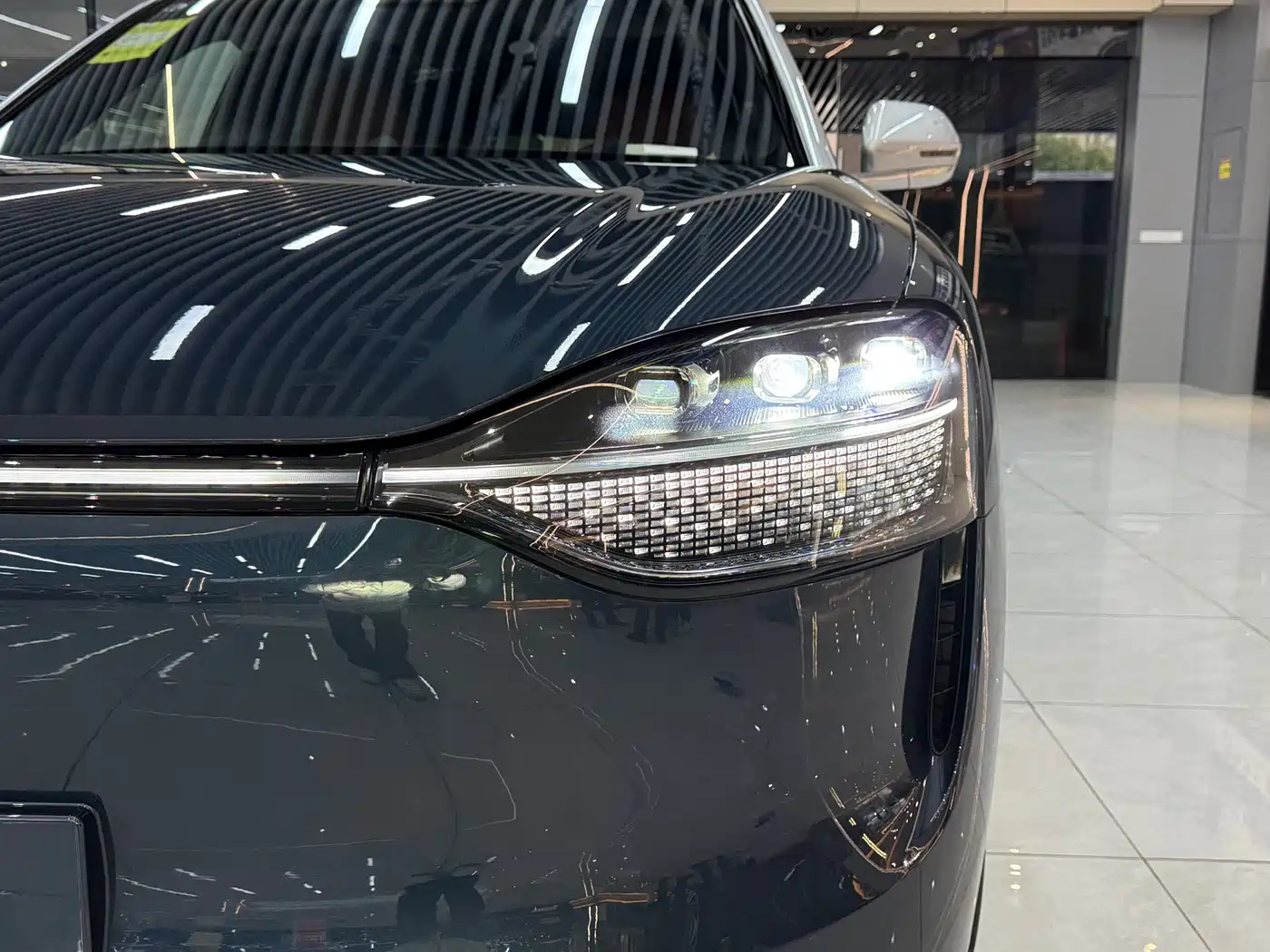 AITO Wenjie AITO M9 2024 Range Extender Ultra 52kWh 6-seater фото 4