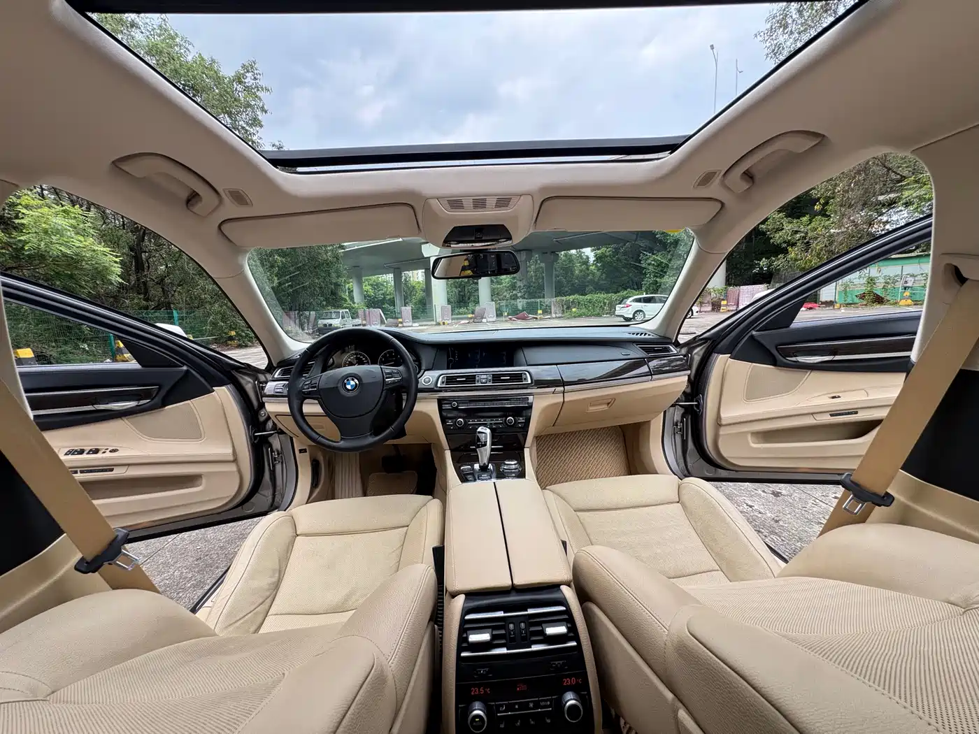 BMW 7 Series 2009 730Li Luxury фото 10