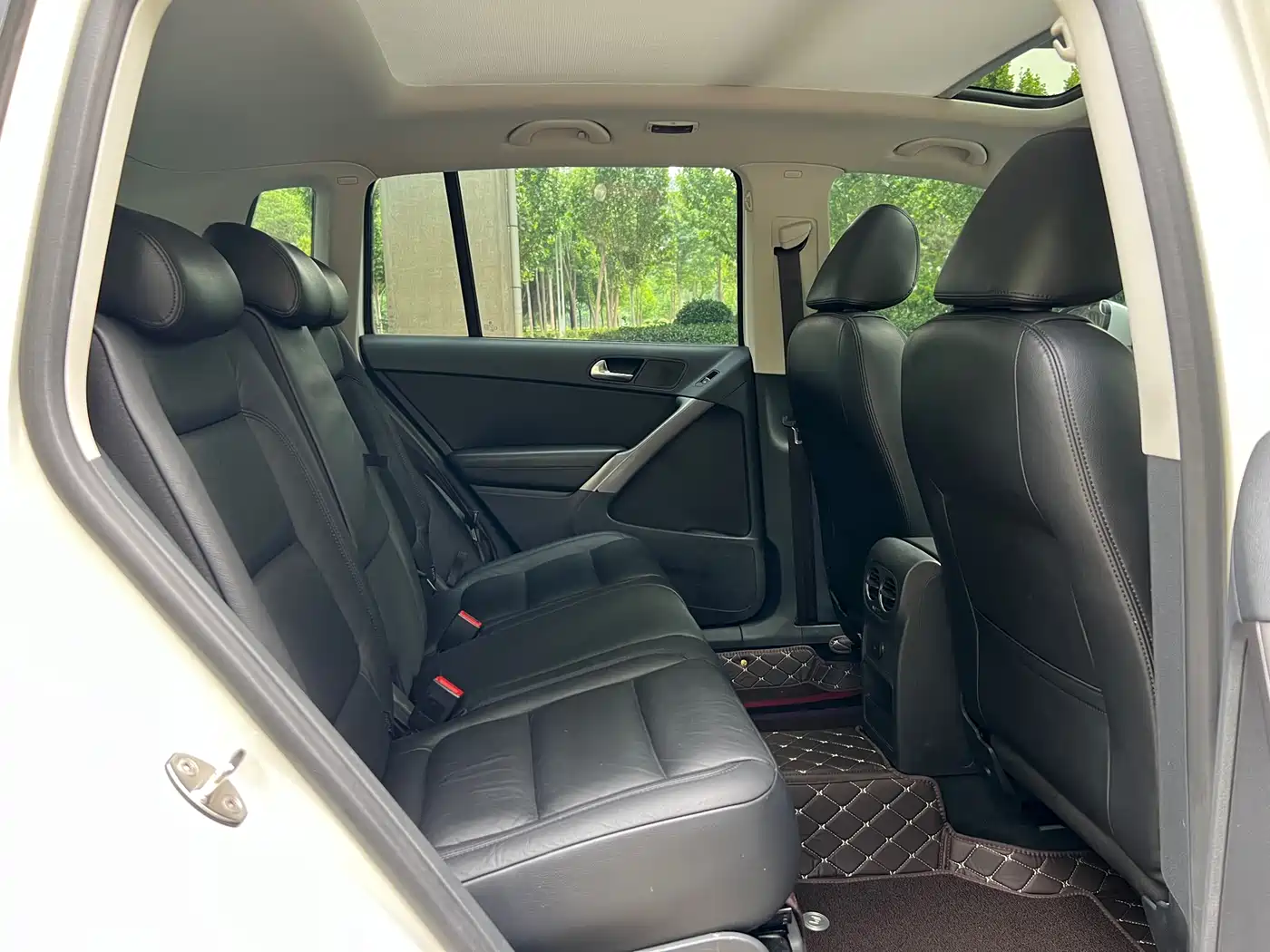 Volkswagen Tiguan 2010 1.8TSI Automatic 4WD Elite фото 10
