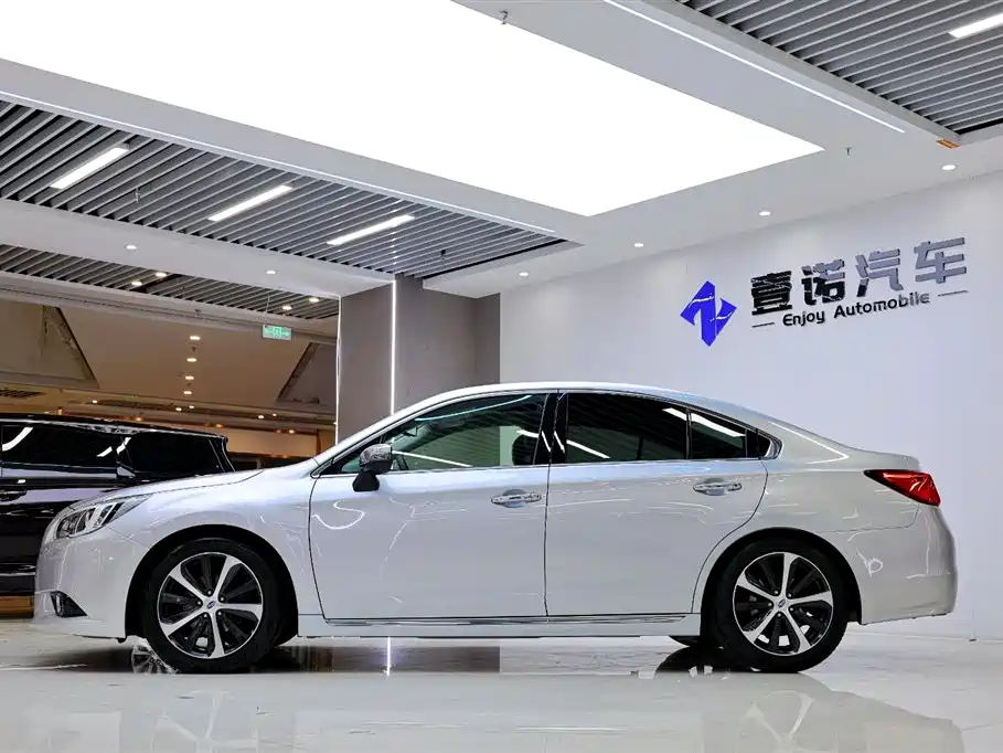 Subaru Legacy 2016 2.5i AWD Glory Edition фото 3