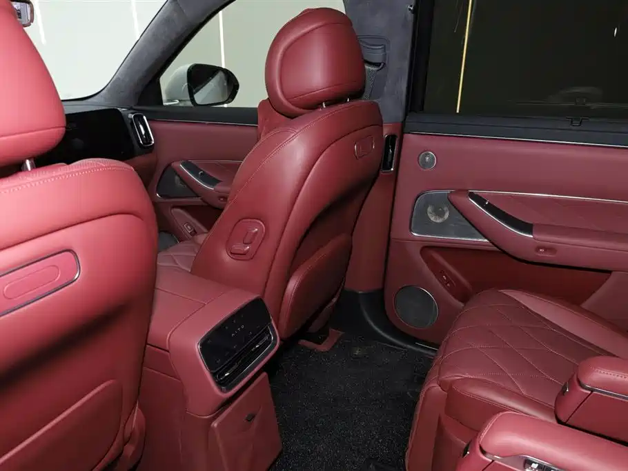 AITO Wenjie AITO M8 2025 Extended Range Ultra 53.4kWh 6-Seater фото 22