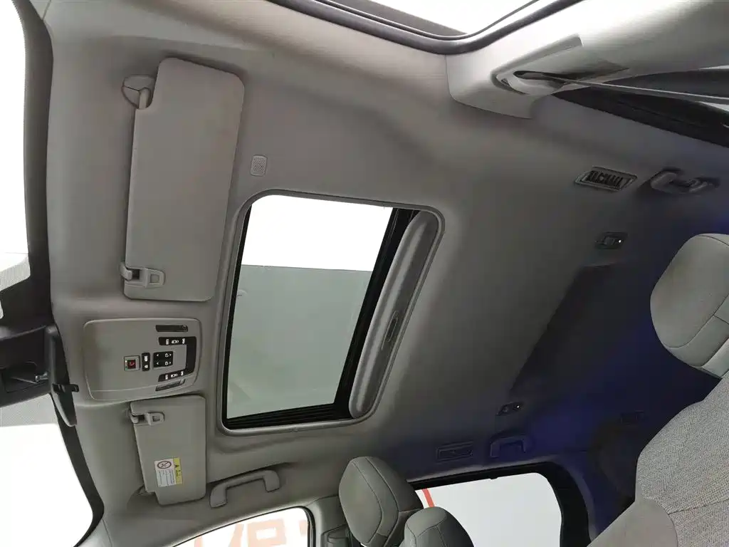 Toyota Sienna 2023 2.5L Hybrid Comfort Edition фото 14