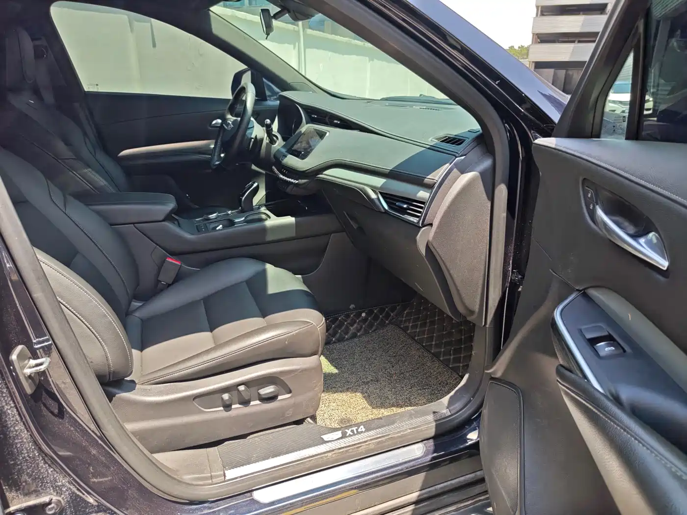 CADILLAC XT4