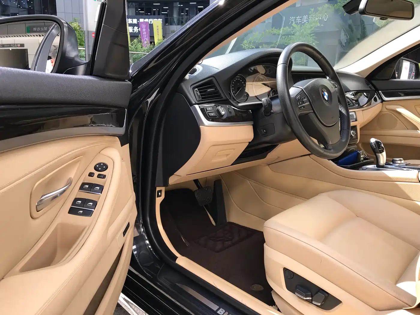 BMW 5 Series 2012 523Li Luxury фото 9