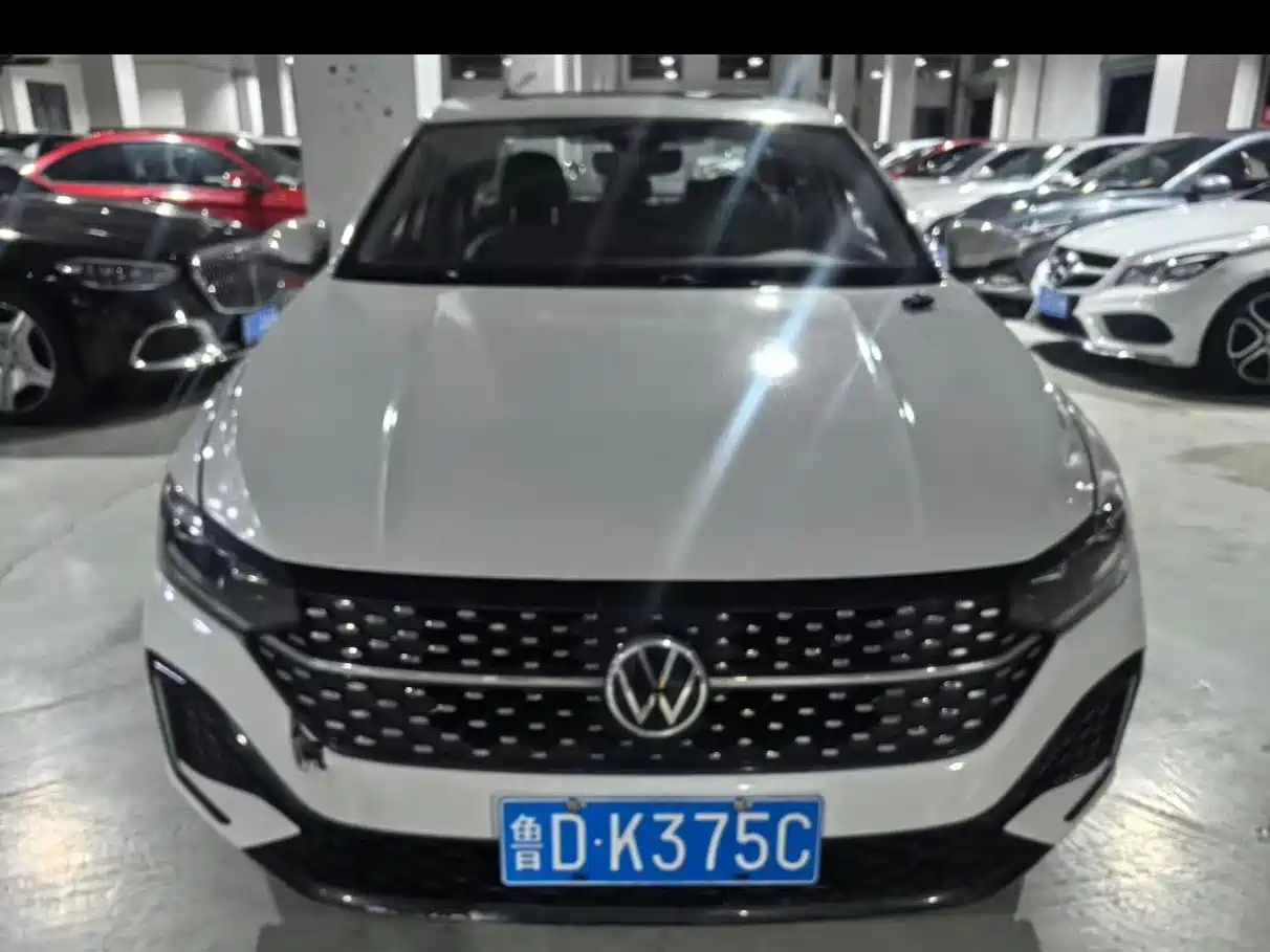 Volkswagen Lavida 2023 1.5L Auto Five Million Edition фото 6