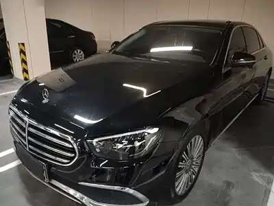 Mercedes-Benz E