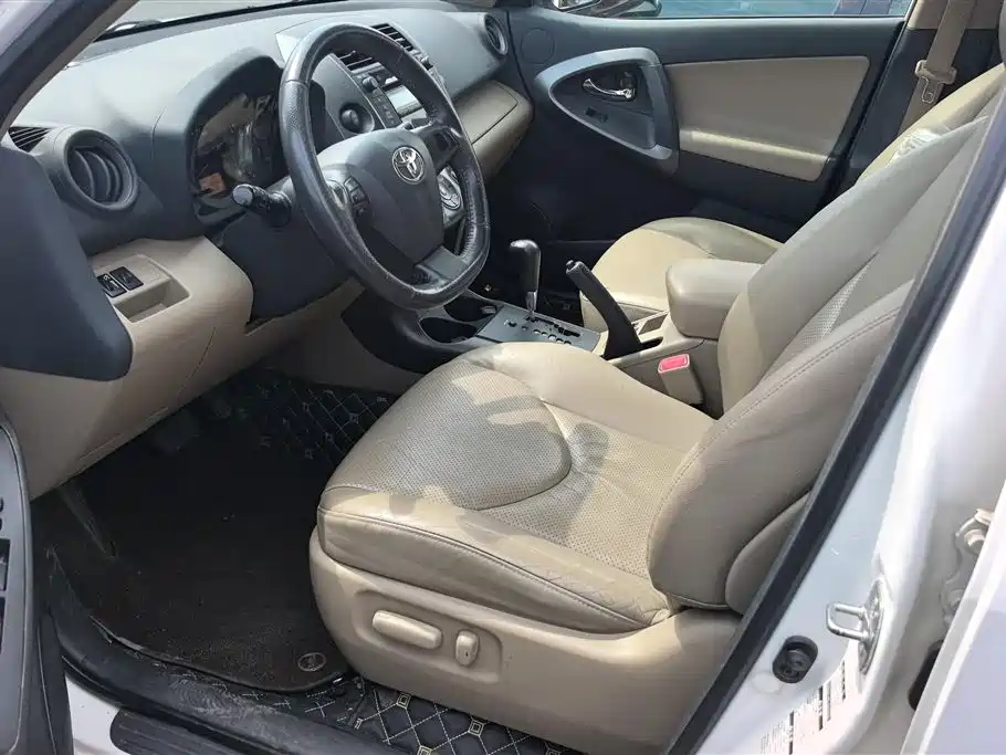 Toyota RAV4 Rongfang 2011 2.4L Automatic 4WD Luxury Edition фото 9