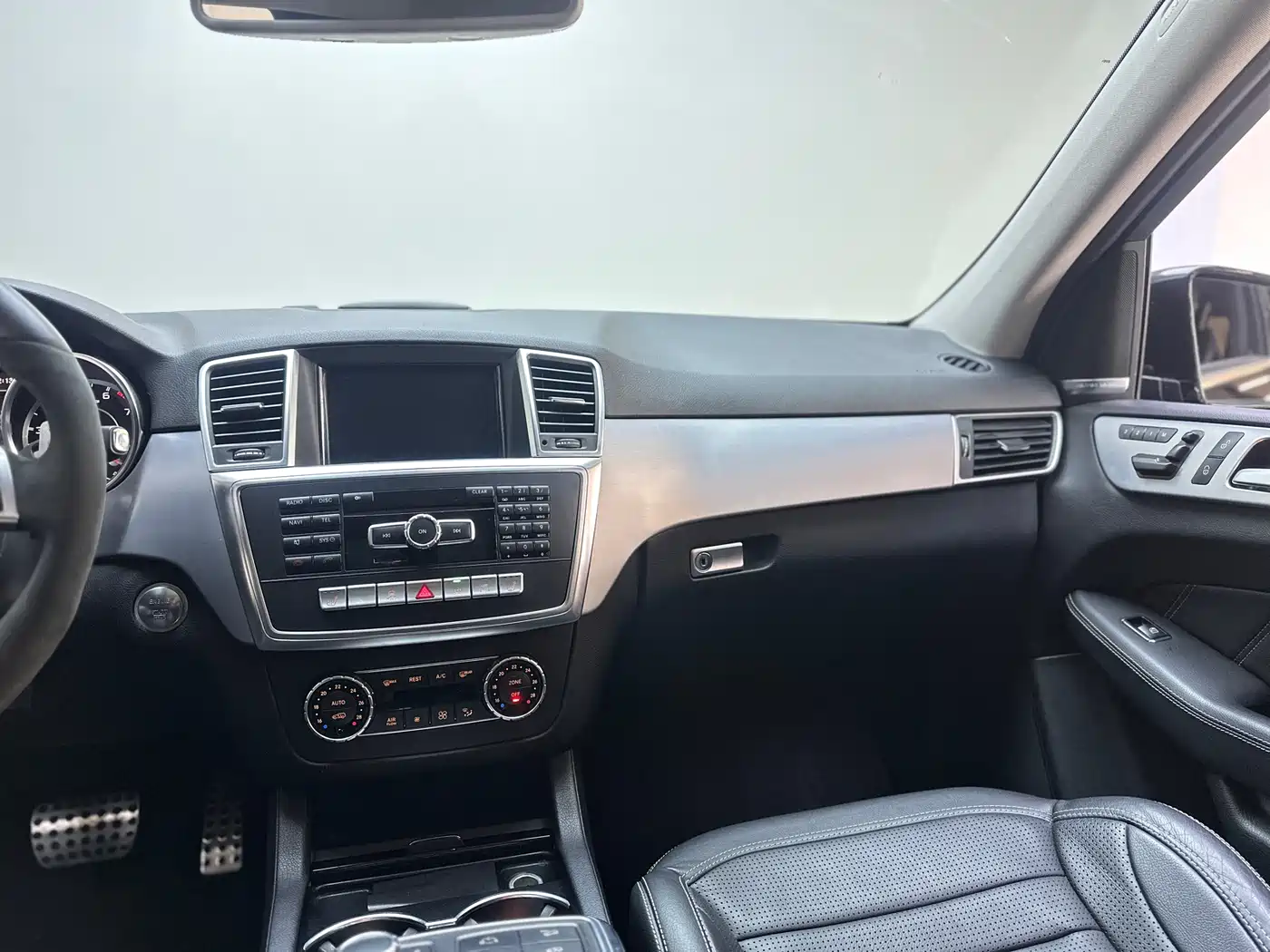 Mercedes-Benz M-Class AMG 2014 AMG ML 63 фото 17