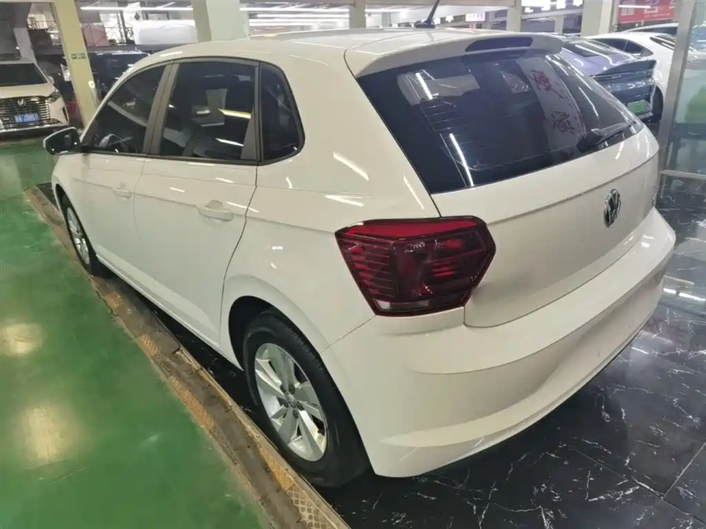 Volkswagen Polo 2019 Plus 1.5L Automatic Panorama Enjoyment Edition фото 5