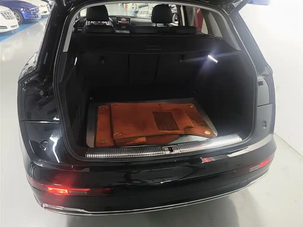 Audi Q5L 2020 Facelift 40 TFSI Honor Fashion фото 15