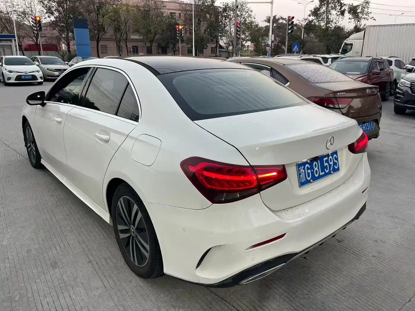 Mercedes-Benz A-Class 2019 A 180 L Sport Sedan фото 6