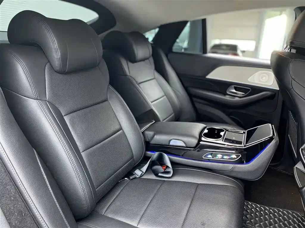 Mercedes-Benz GLE Coupe 2020 GLE 350 4MATIC Coupe SUV Fashion фото 11