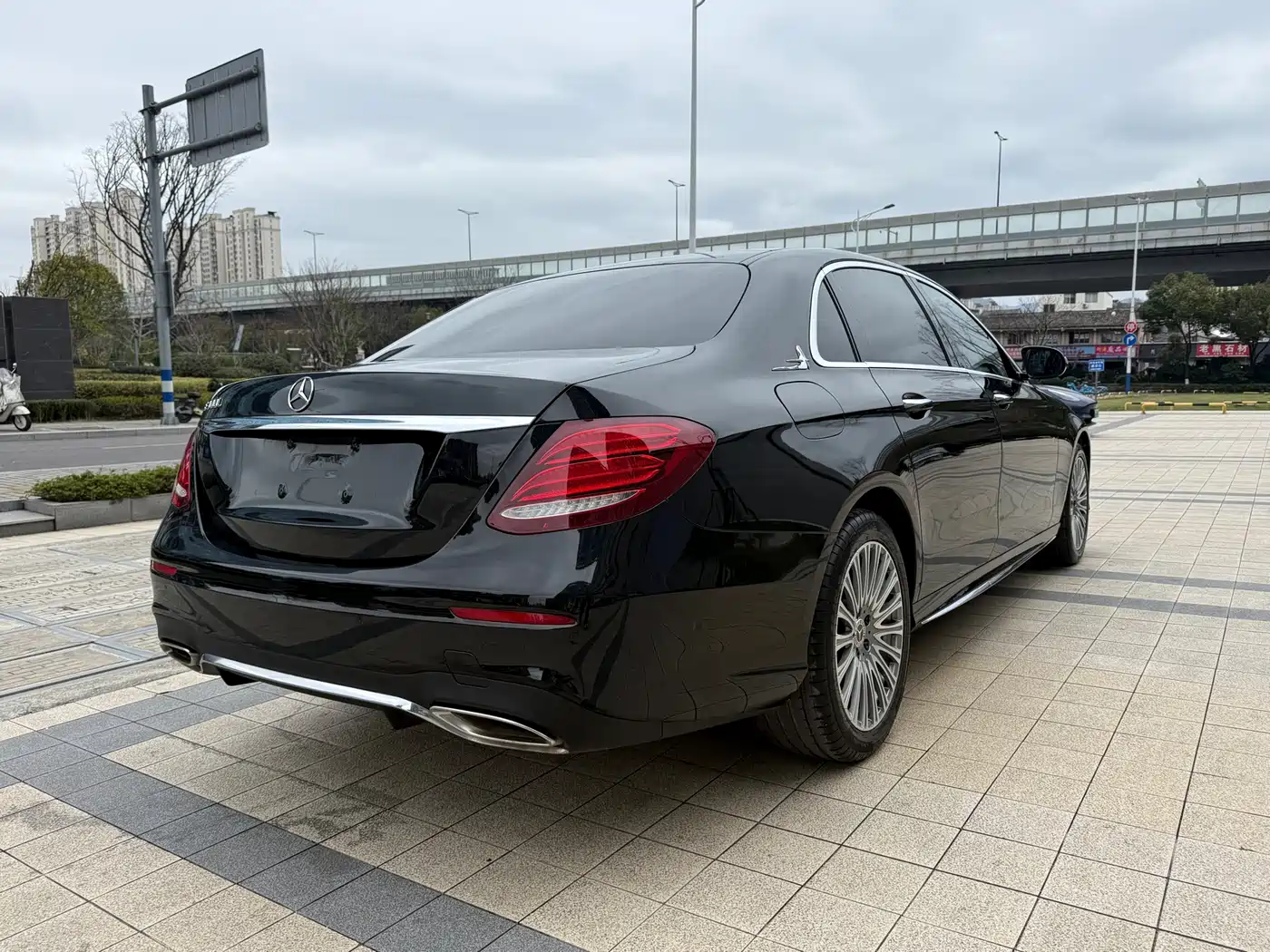 Mercedes-Benz E-Class 2019 E 300 L Fashion фото 14
