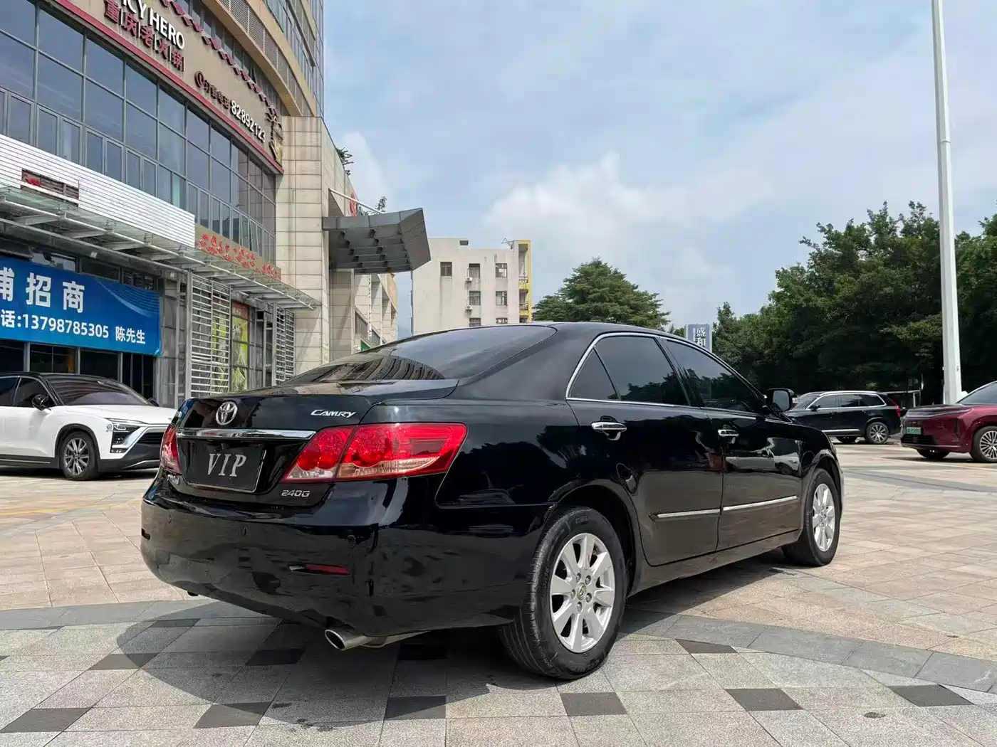 Фото 7 - Toyota Camry