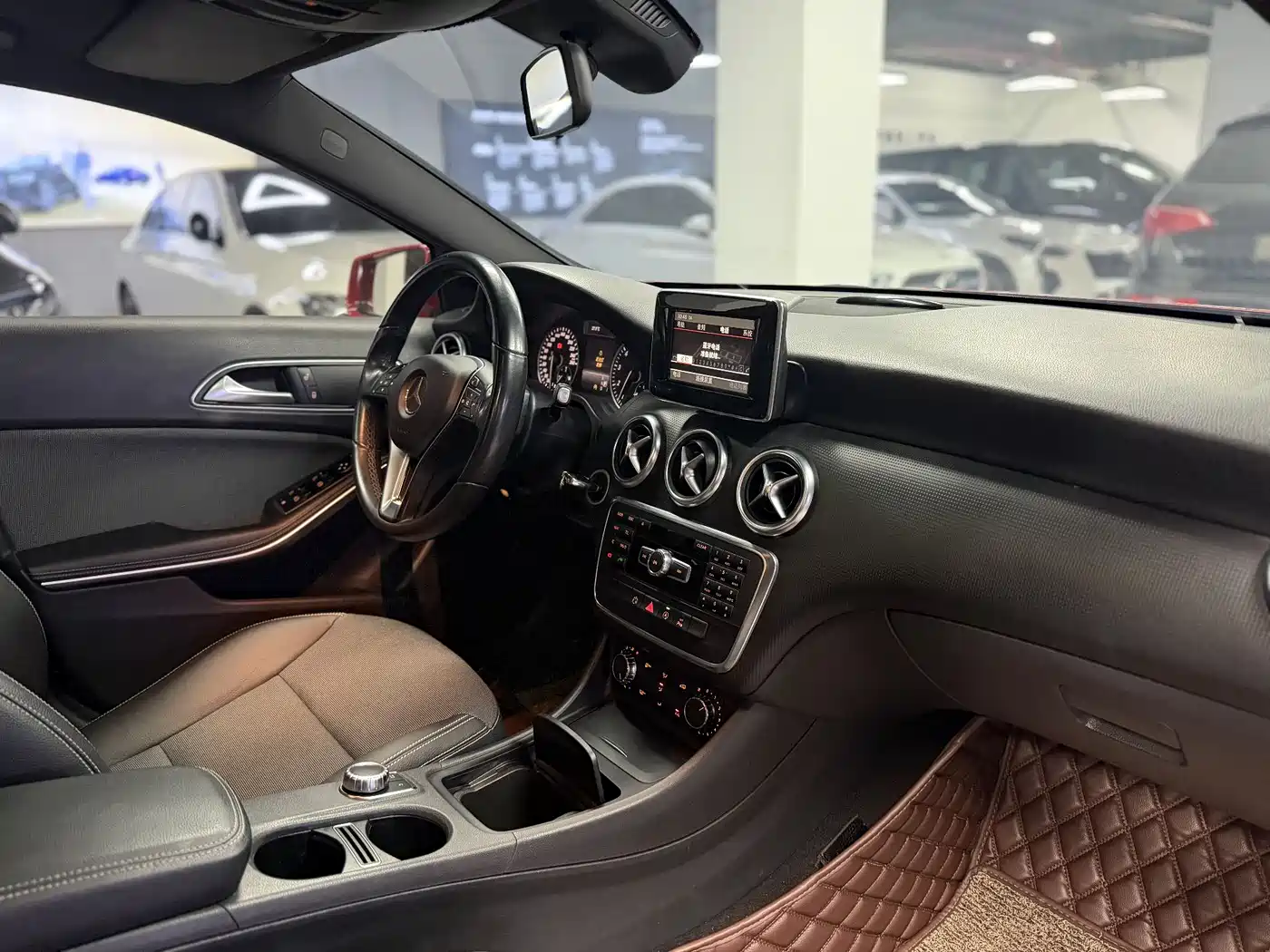 Mercedes-Benz A-Class (Import) 2015 A 180 фото 12
