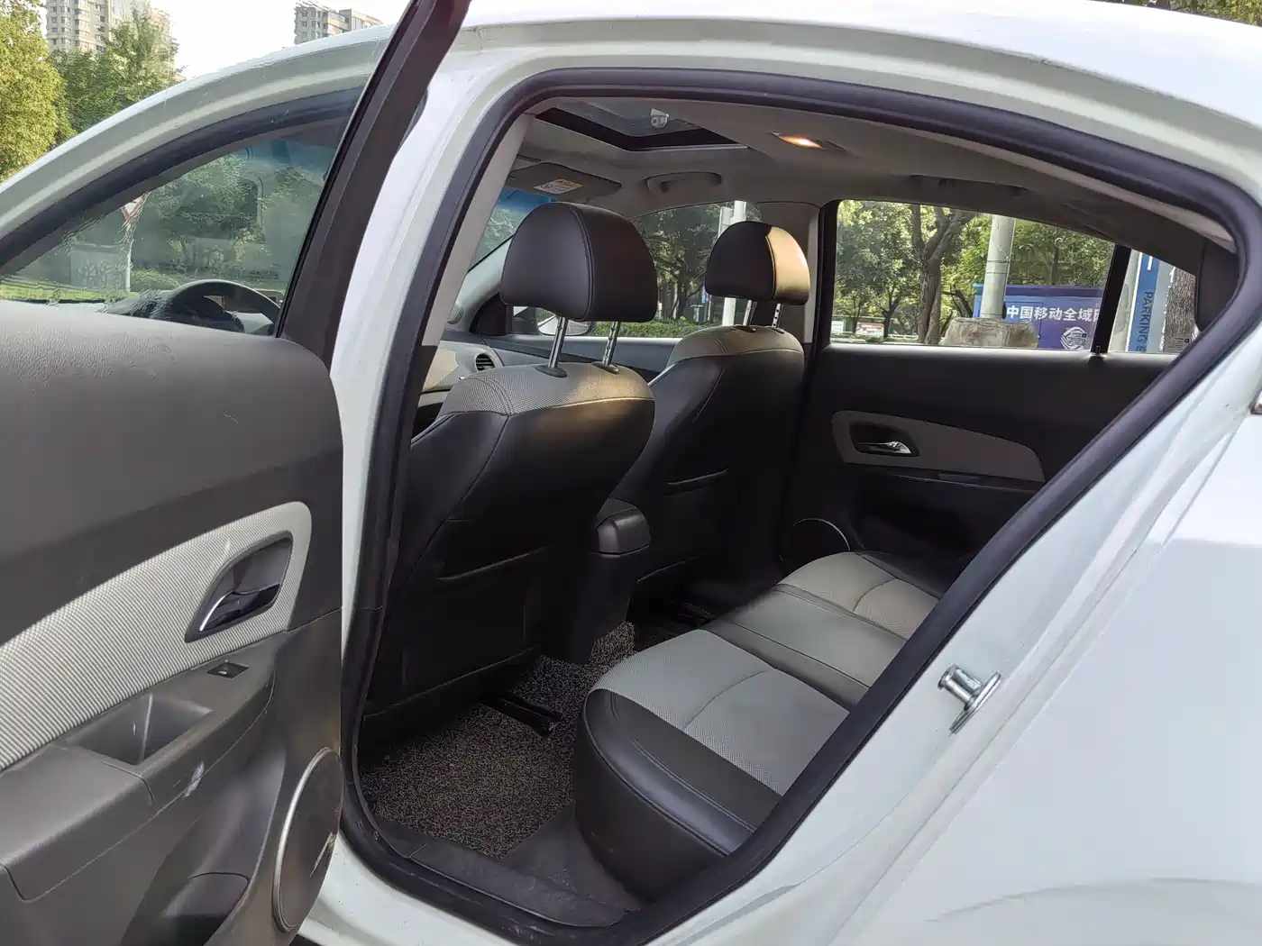Chevrolet Cruze 2013 Model 1.6L SE AT фото 9