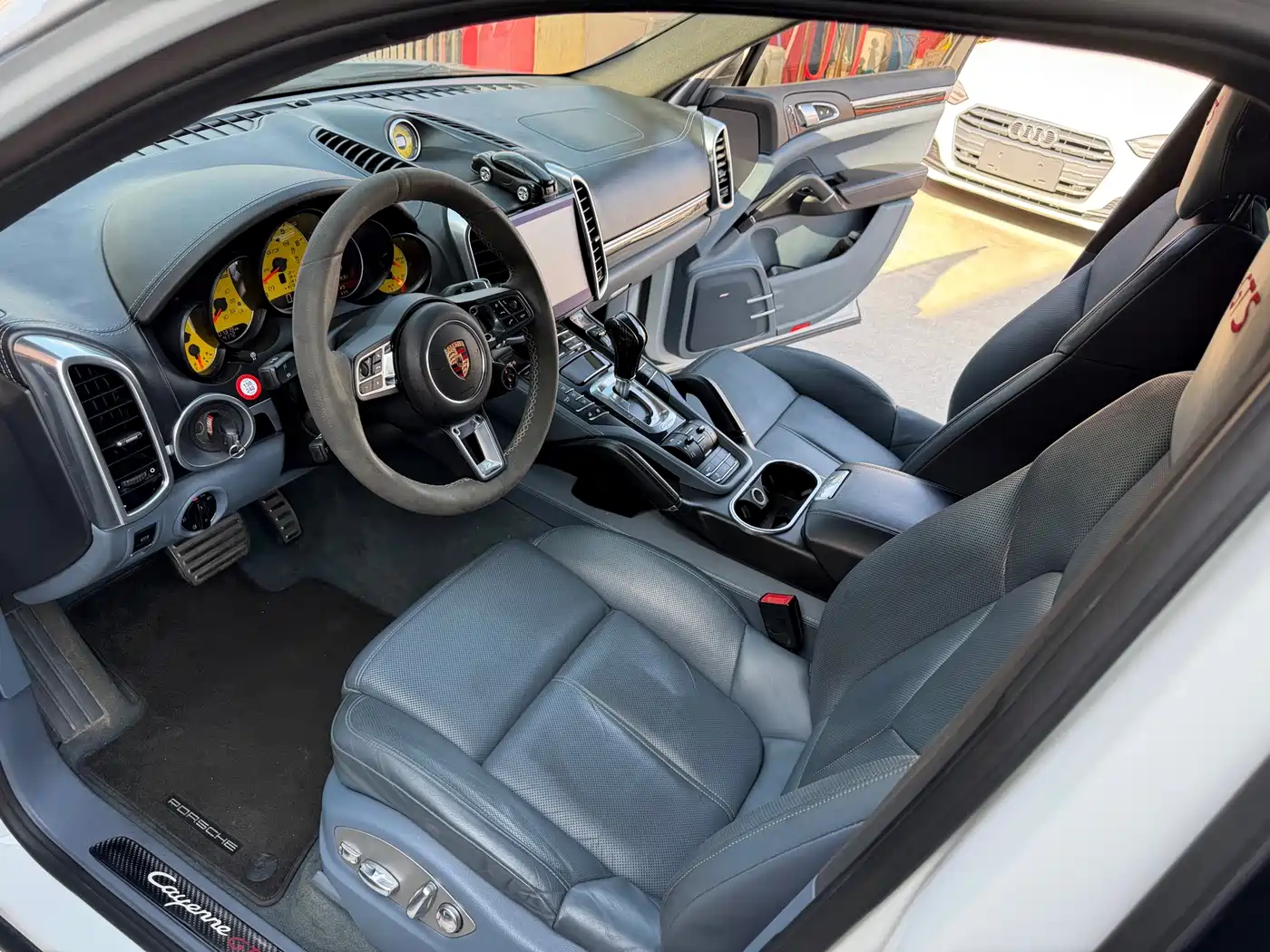Porsche Cayenne 2011 Cayenne 3.0T фото 8