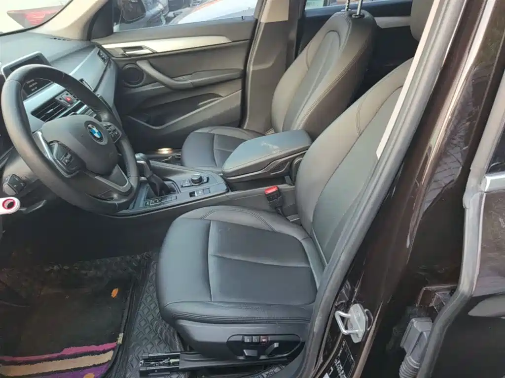 BMW X1 2018 sDrive20Li Leading Model фото 15