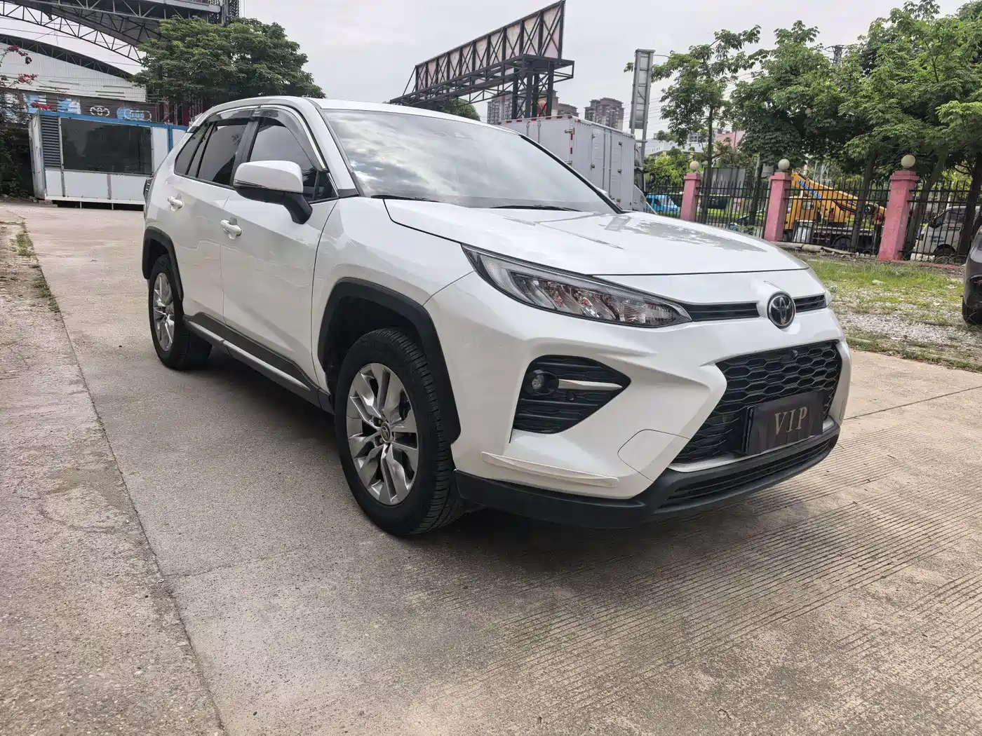 Toyota Wildlander 2022 2.0L CVT AWD Luxury PLUS Edition фото 3