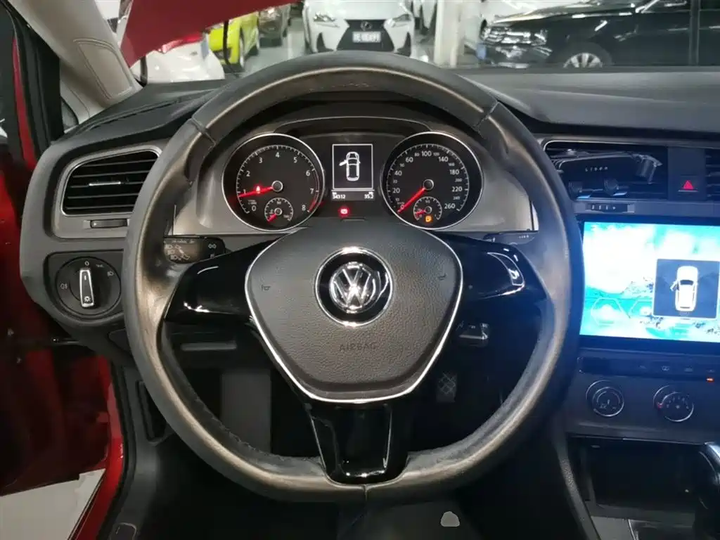 Volkswagen Golf 2016 1.6L Automatic Comfort фото 11