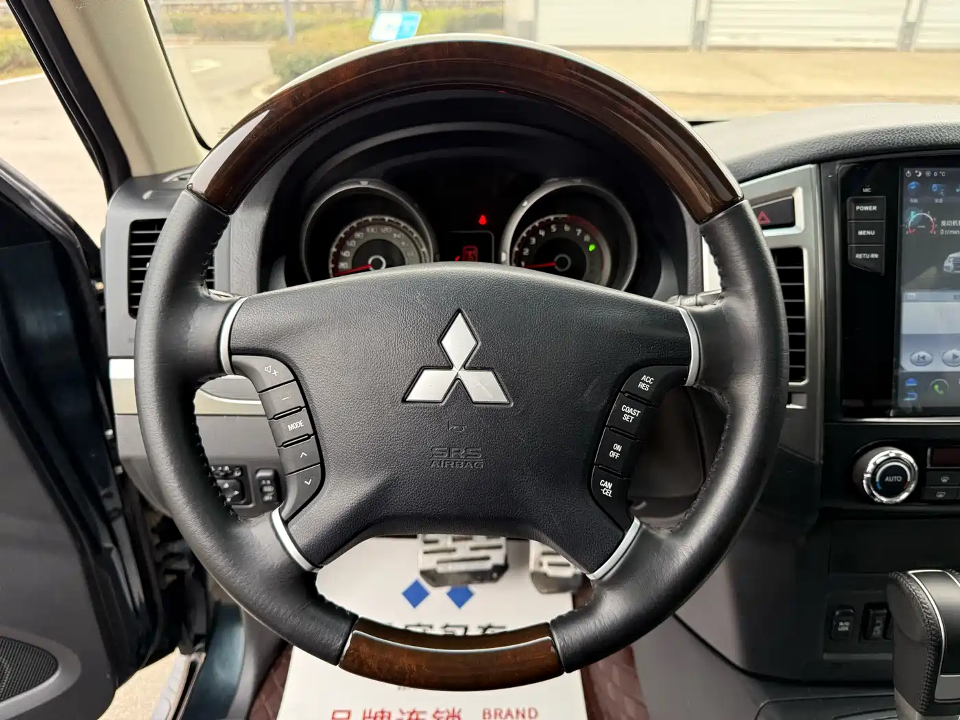 Mitsubishi Pajero (Import) 2016 3.0L Automatic Premium (China V) фото 10