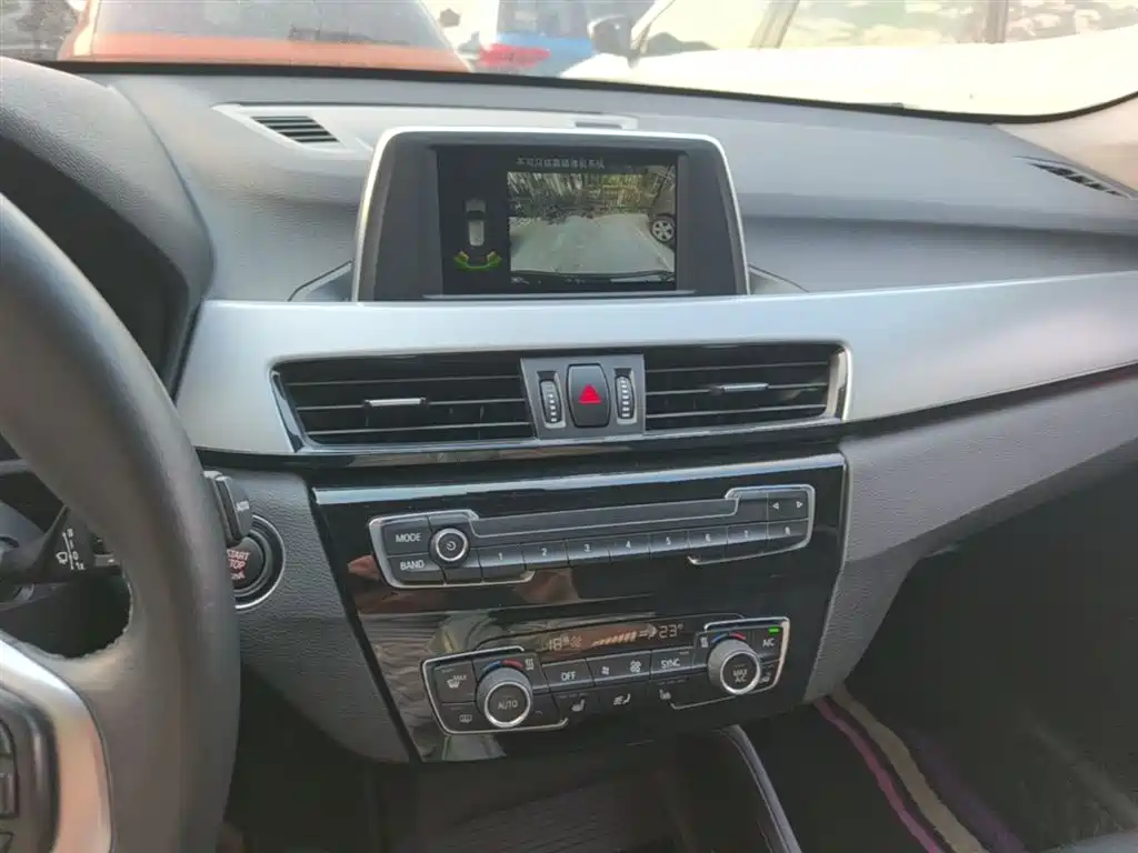 BMW X1 2018 sDrive20Li Leading Model фото 13