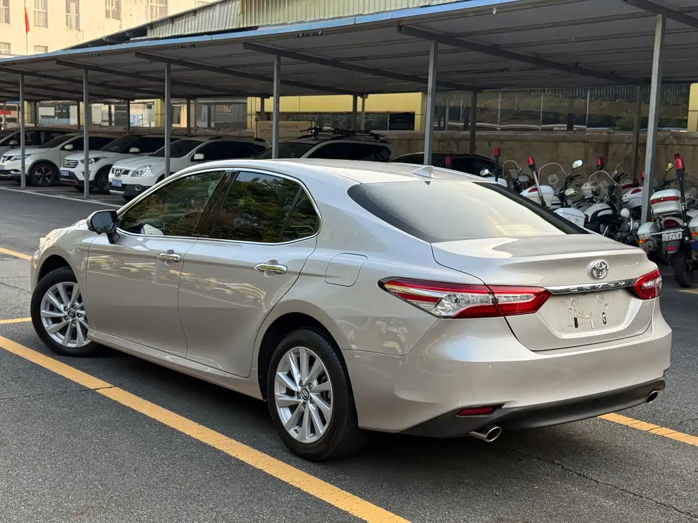Toyota Camry 2021 2.0G Luxury Edition фото 6