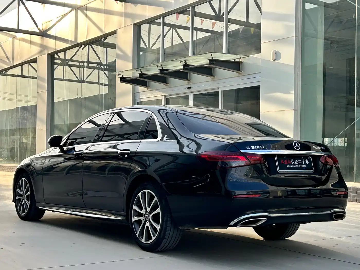 Mercedes-Benz E-Class 2019 E 300 L Sport Fashion фото 4