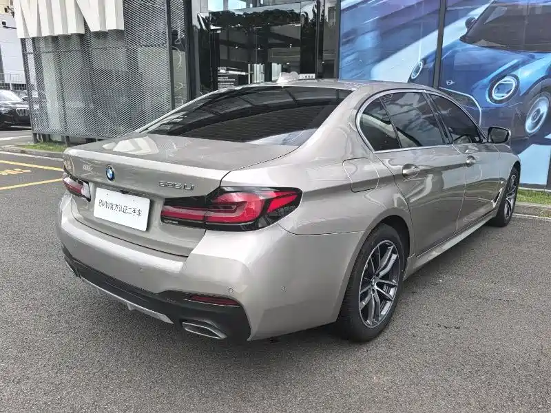 BMW 5-SERIES