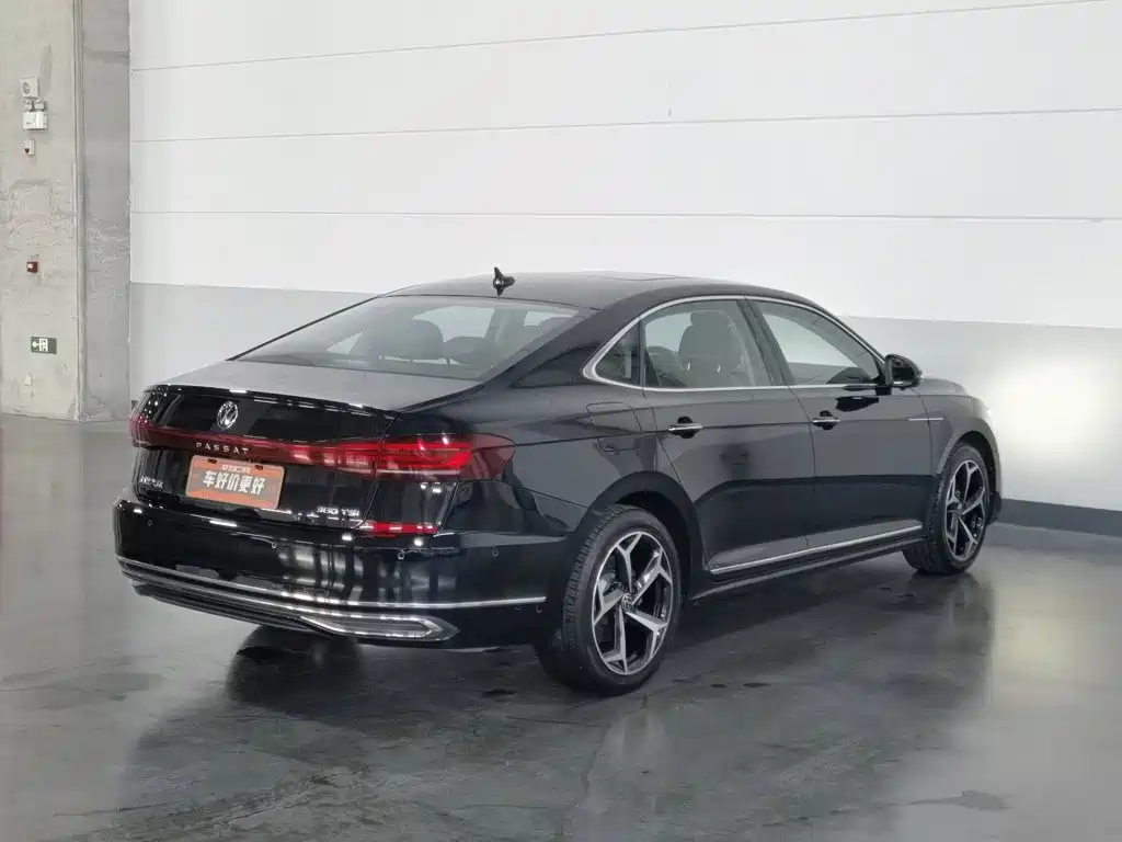 Фото 2 - Volkswagen Passat