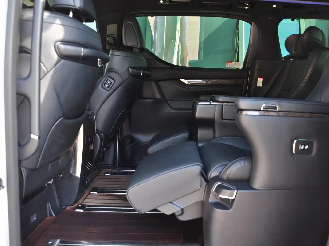 Toyota Alphard 2020 Hybrid 2.5L Premium Edition фото 8