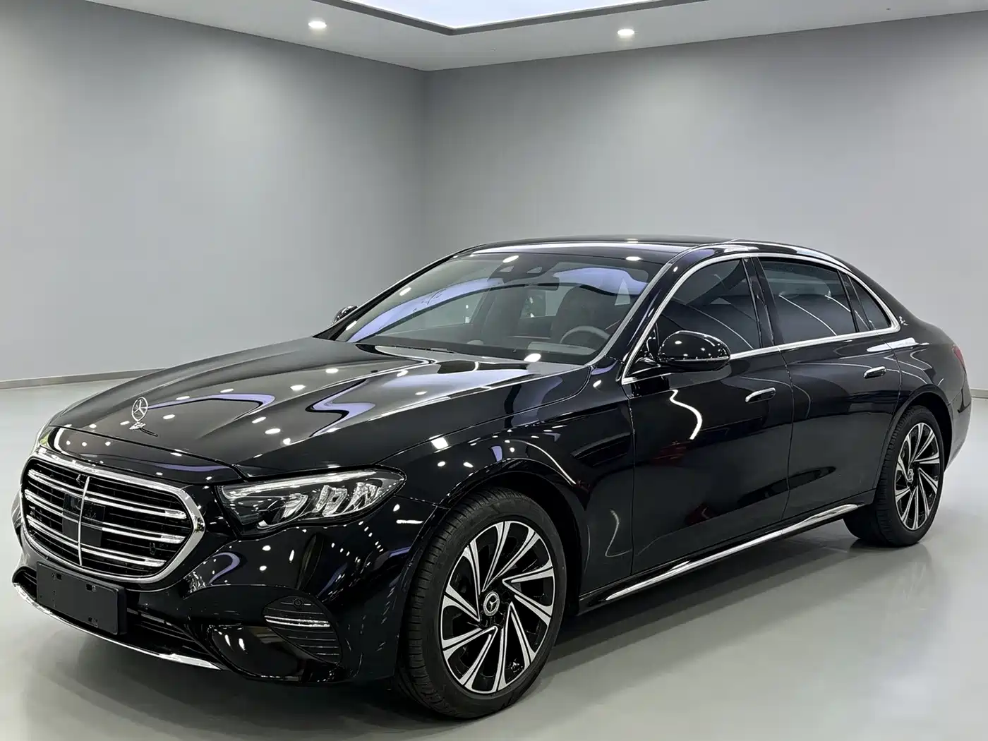Mercedes-Benz Mercedes-Benz E-Class 2025 E 300 L Luxury