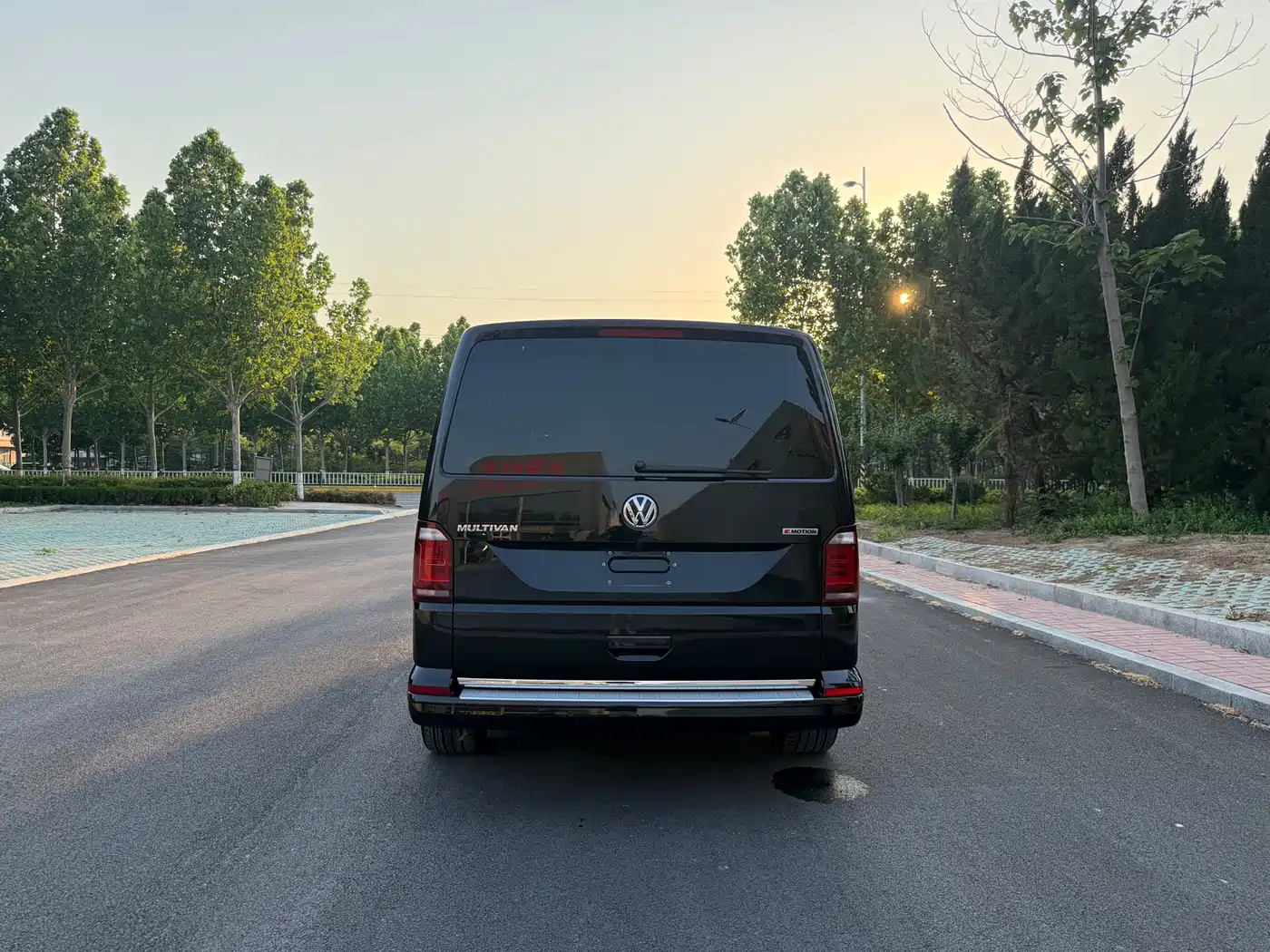 Volkswagen Multivan 2019 2.0TSI 4WD Premium 7-seater фото 6