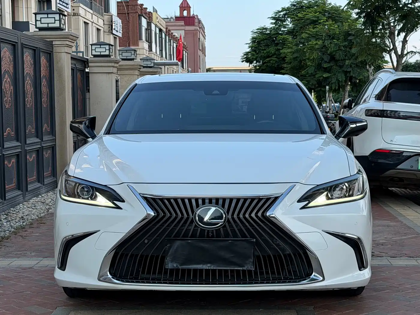 Lexus ES 2018 200 Excellence Edition (China VI) фото 2